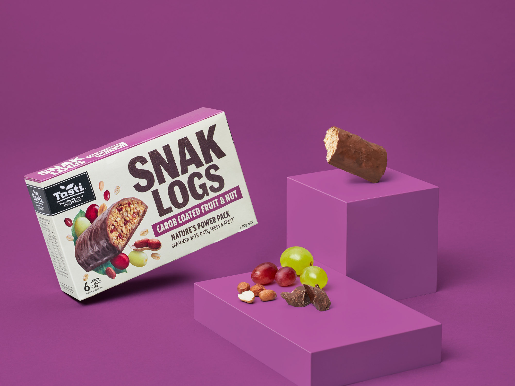 onfire design tasti snak logs packaging design 16